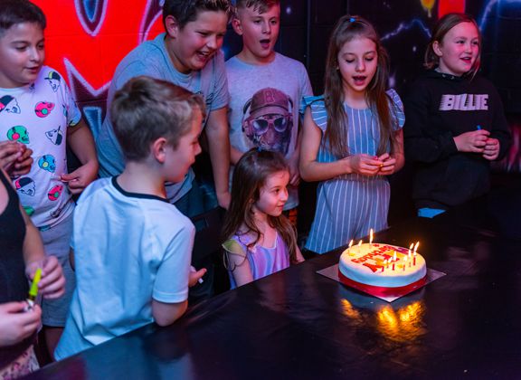 book a laser quest party